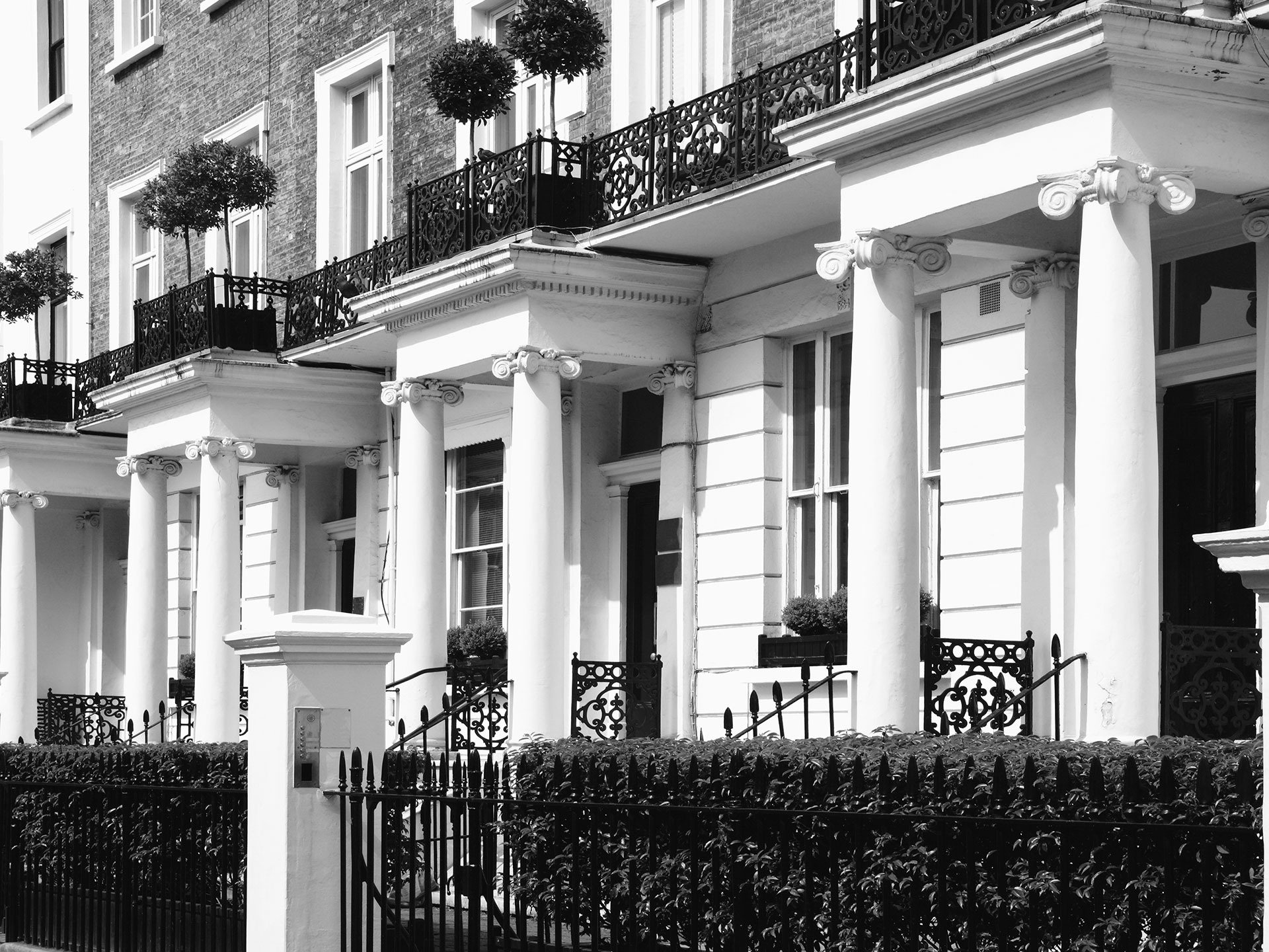 London house prices set for a 5% rise in 2016, states report