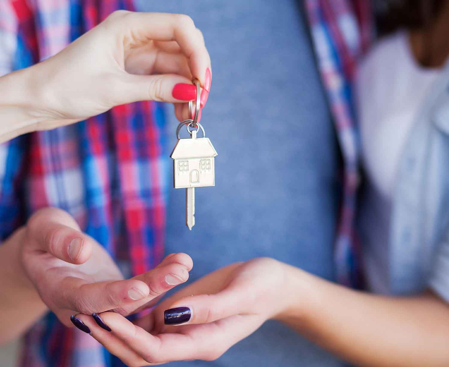 Simple ways for landlords to attract tenants this summer