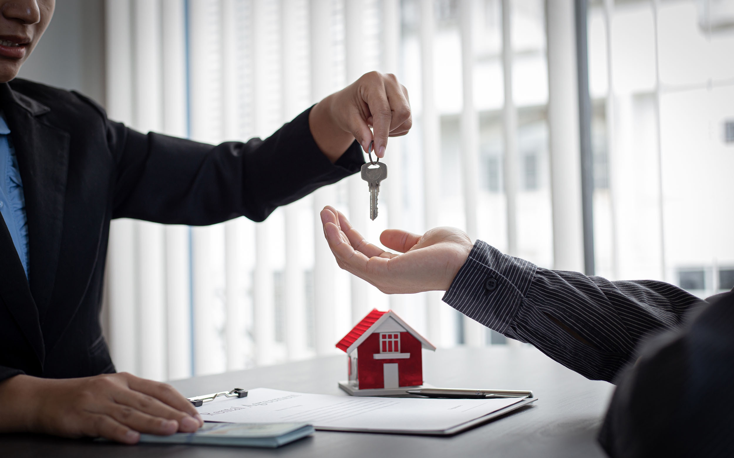 Can I Sell My Home Without an Estate Agent in the UK?