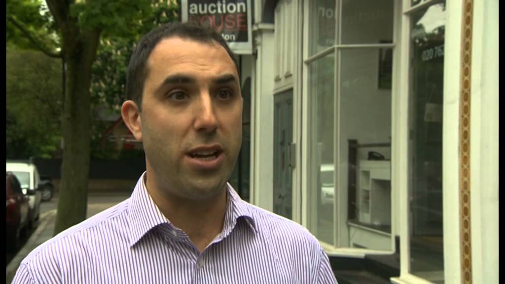 BBC NEWS – Fulham garages sold for 10 times the guide price