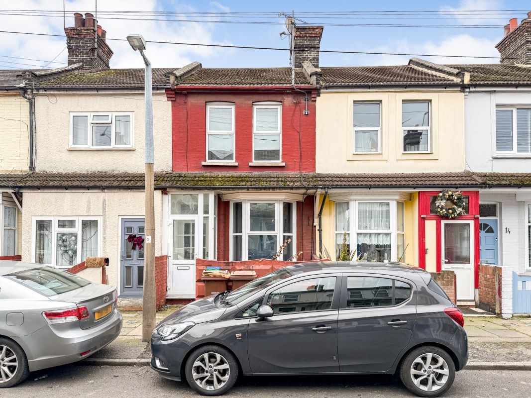 16 Angle Road, Grays, Essex, RM20 4AP