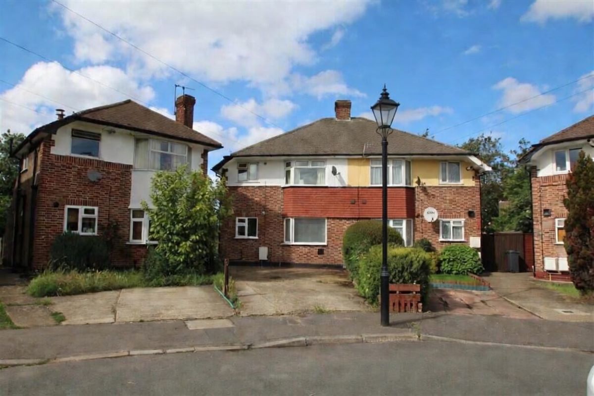 63 Elmcroft Close, Feltham, Middlesex, TW14 9HJ