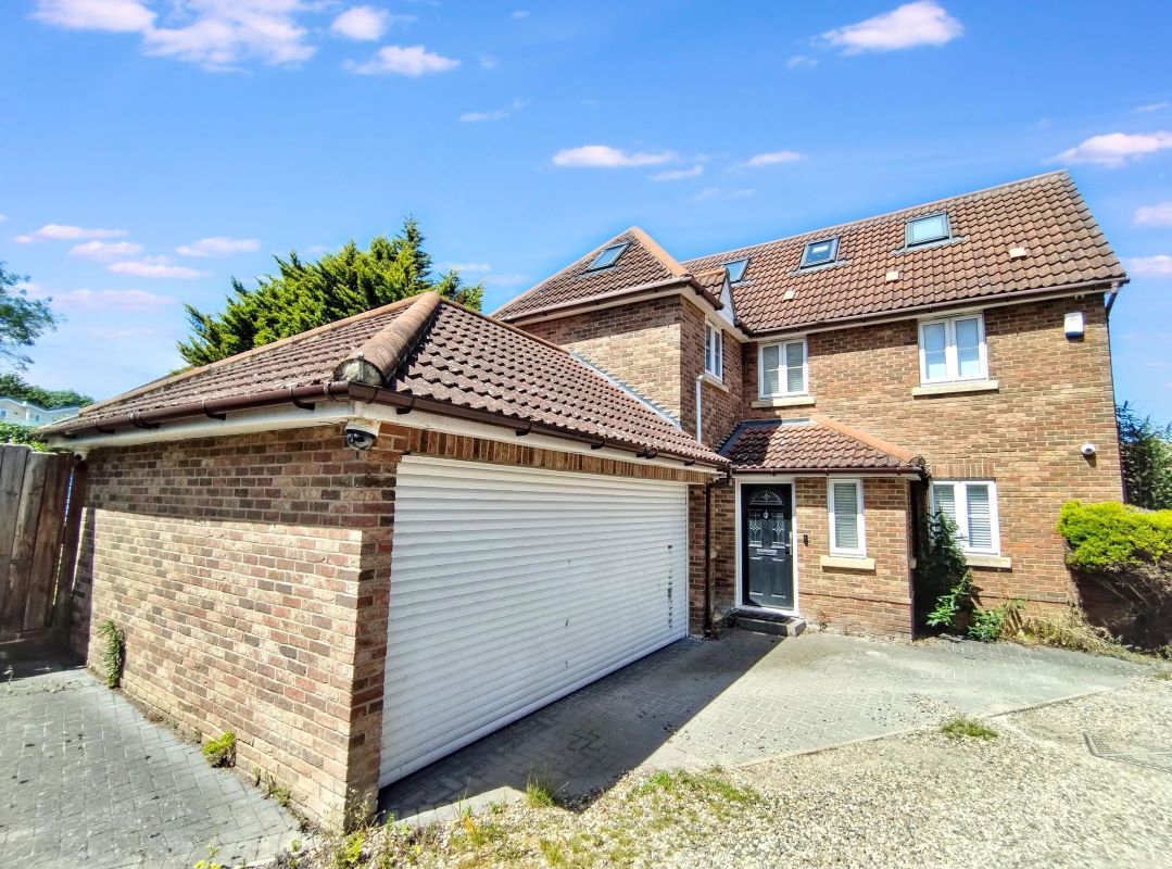1 Mannock Mews, South Woodford, London, E18 1DB