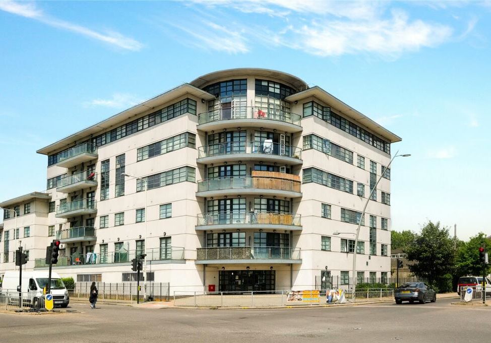 Flat 1 Elgin House, 430 Whalebone Lane North, Romford, Essex, RM6 6GE